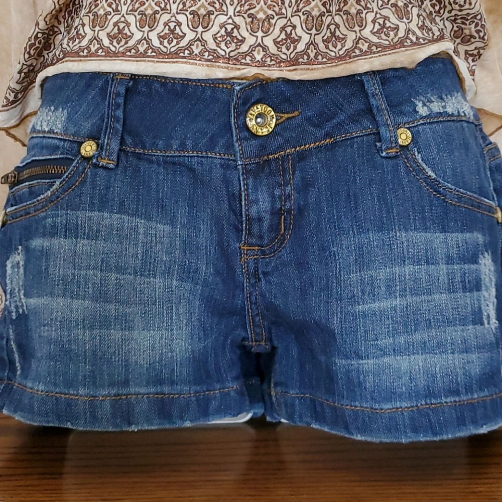 Jean distressed shorts Size 3 Junior